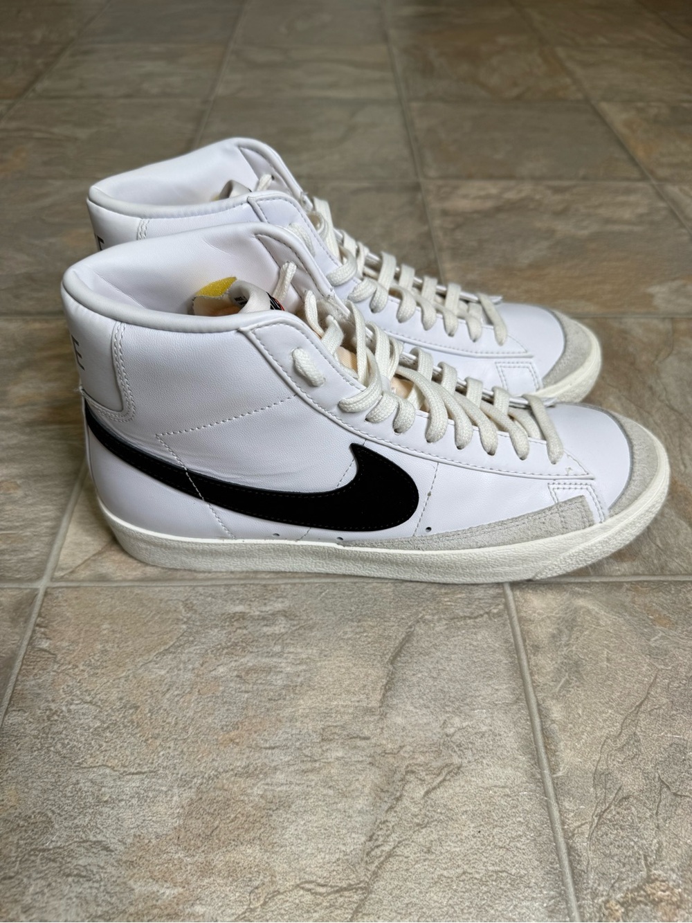 Nike Blazer Mid 77 Vintage Mens Shoe Size 9.5 White BQ6806-100 Preowned - Picture 2 of 8